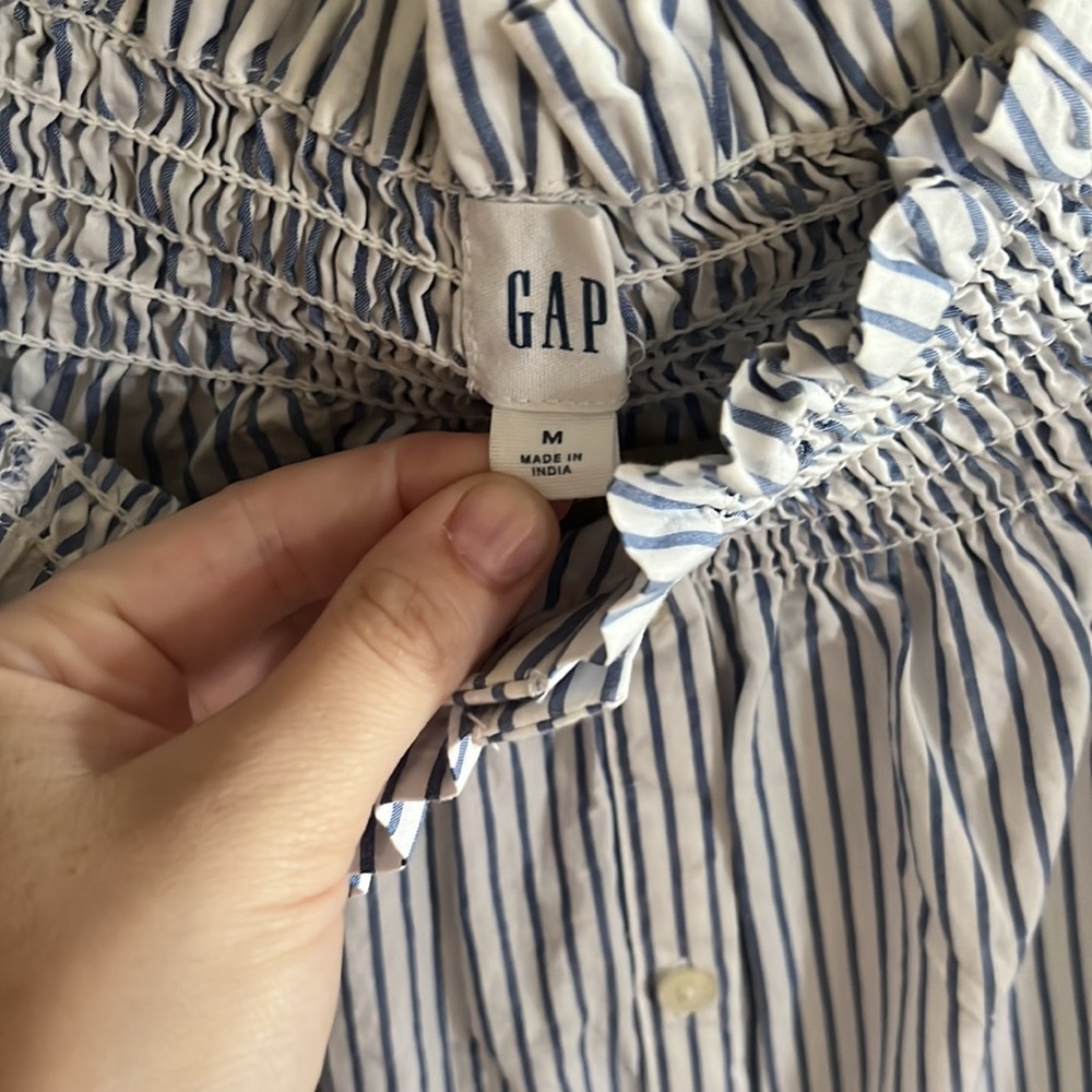 Gap top - Picture 2 of 3